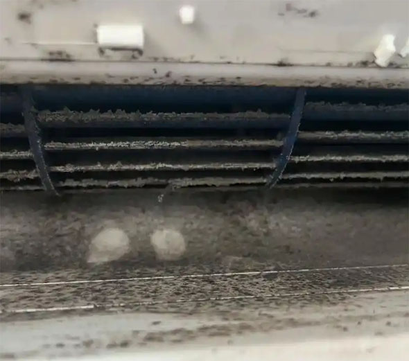 阳曲空调吹的风有股烧焦味是怎么回事